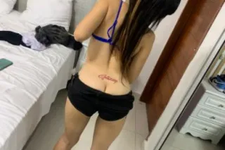 jenny 🥵 hot latina 🔥 very friendly and sexy 💦 pleaser 👅 naughty 😜 incalls only ☎ te espero papi 😘 - Image 1